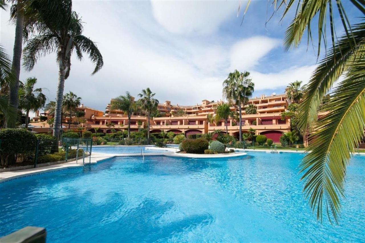 Prado Estepona Exterior foto